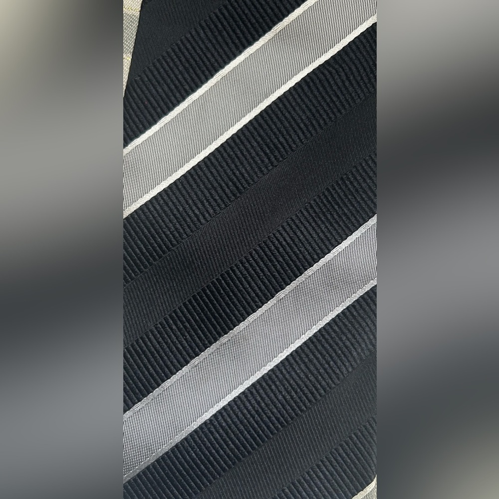 GEORGIO ARMANI TIE STRIPED MENS - Picture 3 of 6